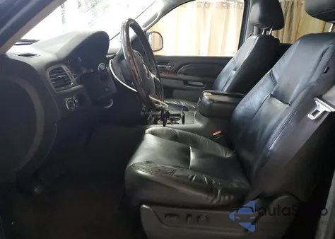 2010 GMC Yukon Xl Denali z USA, uszkodzony, nr VIN 1GKUKMEF1AR279363